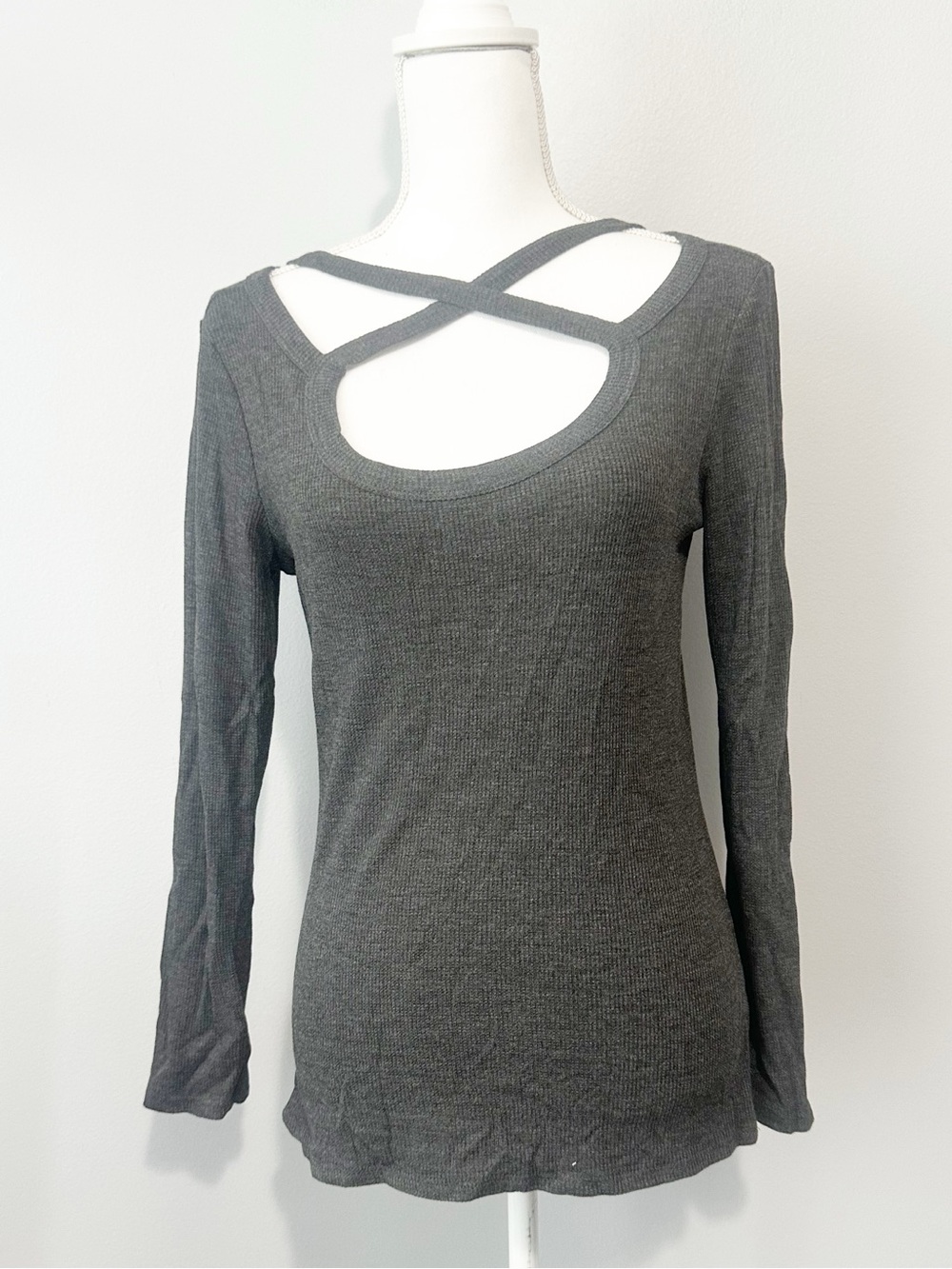 Fashion Nova charcoal gray Crisscross Scoop-Neck Long Sleeve Top size medium NWT